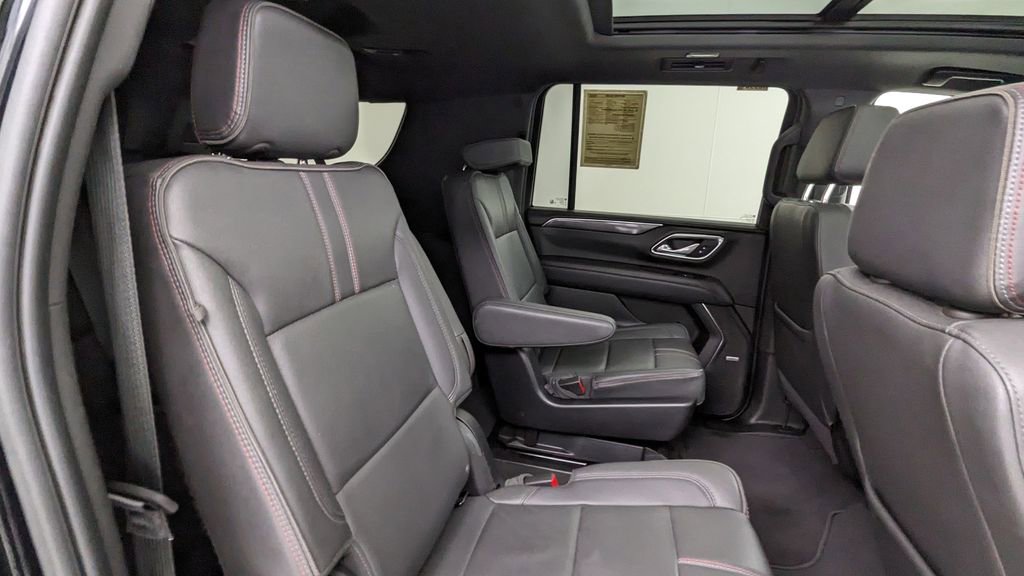 Used 2024 Chevrolet Suburban RST w/ Luxury Package AWD/4WD image 39