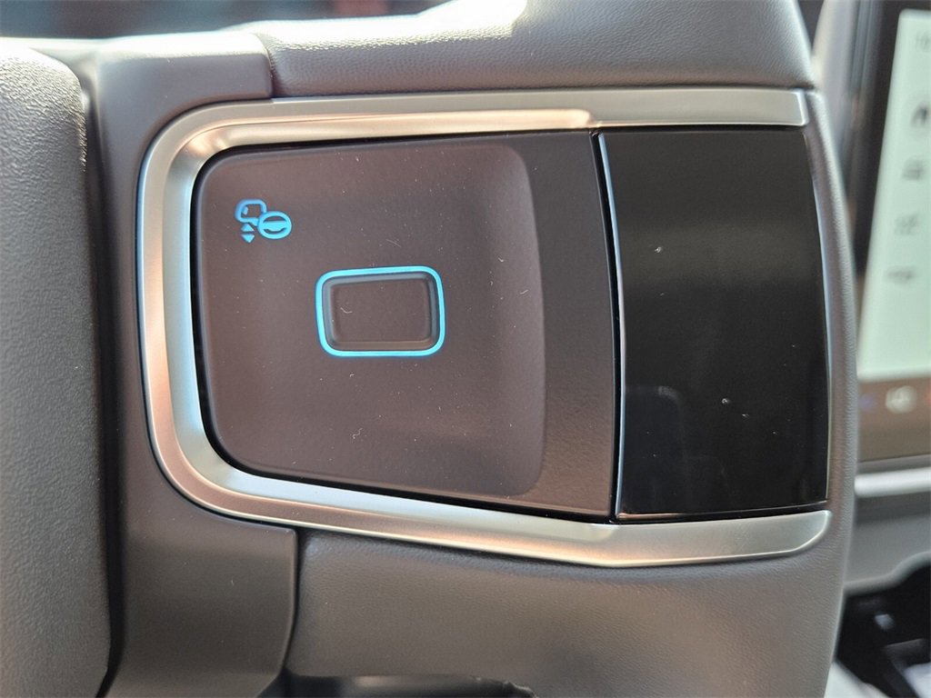 New 2025 Ford Expedition Active image 23