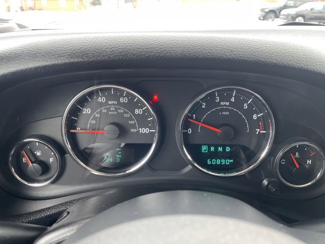 Used 2015 Jeep Wrangler Sahara w/ Connectivity Group image 17