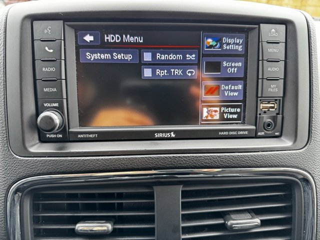 Used 2019 Dodge Grand Caravan SE w/ UConnect Hands-Free Group image 3