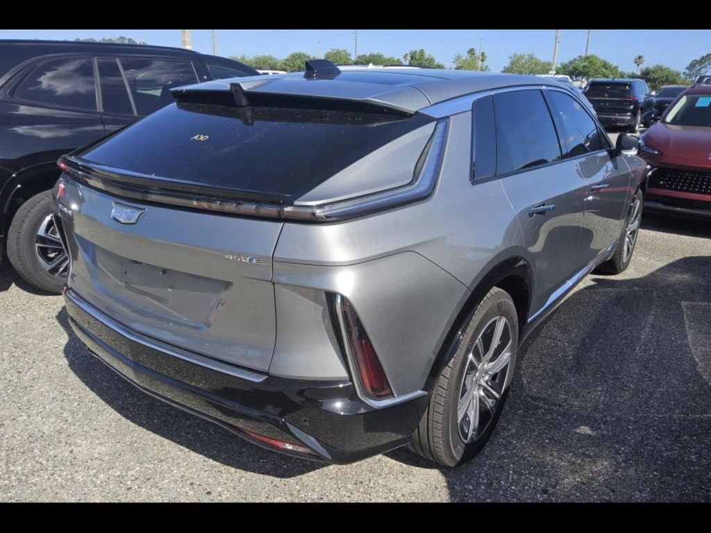 Used 2024 Cadillac Lyriq Luxury RWD image 9
