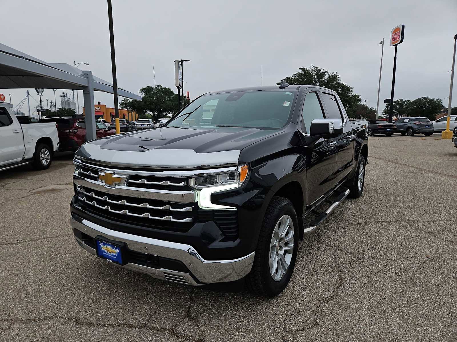 Used 2022 Chevrolet Silverado 1500 LTZ AWD/4WD image 4