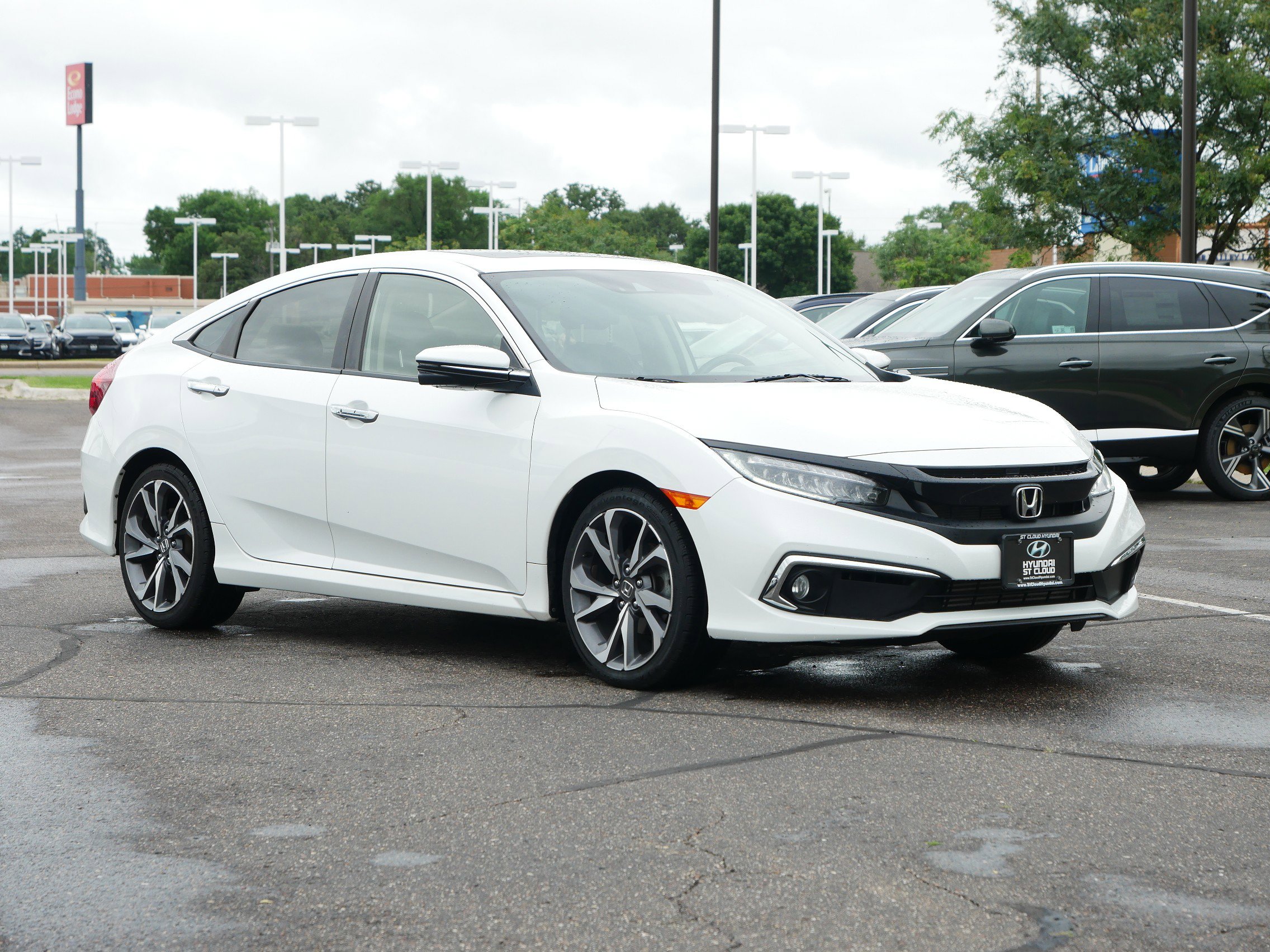 Used 2019 Honda Civic Touring image 7