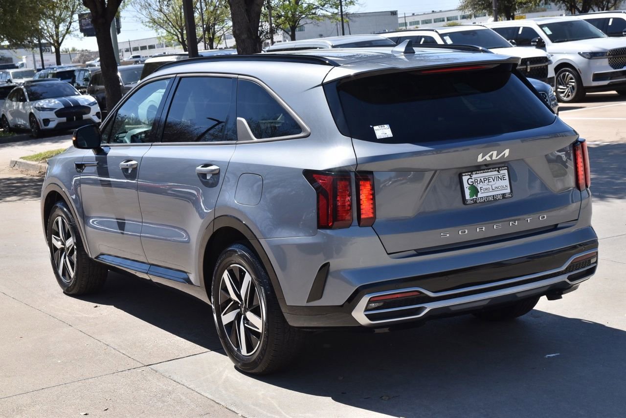 Used 2022 Kia Sorento EX image 10