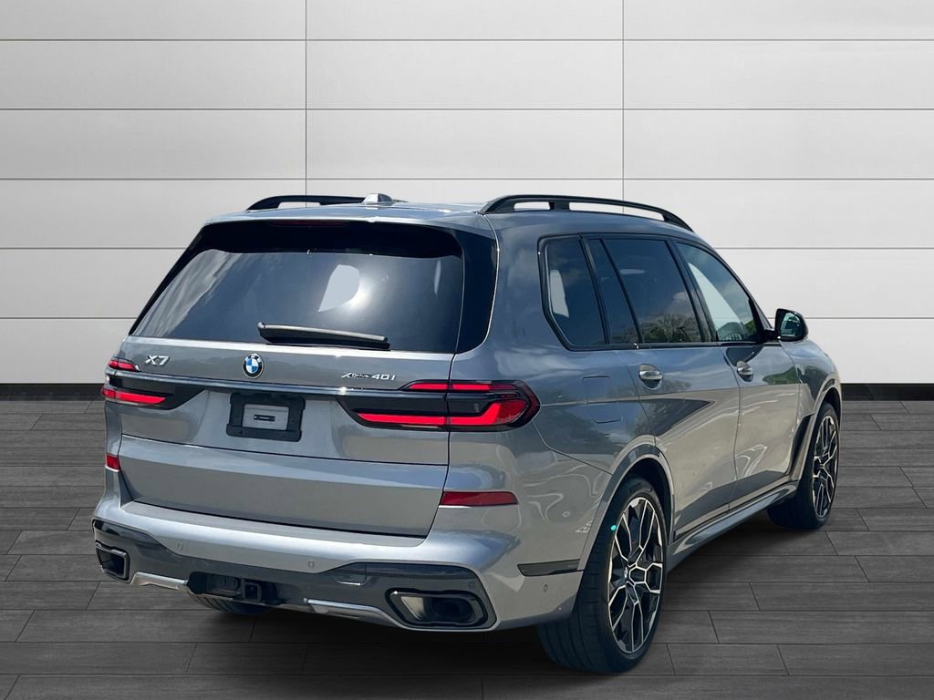 Used 2024 BMW X7 xDrive40i w/ M Sport Package AWD/4WD image 5
