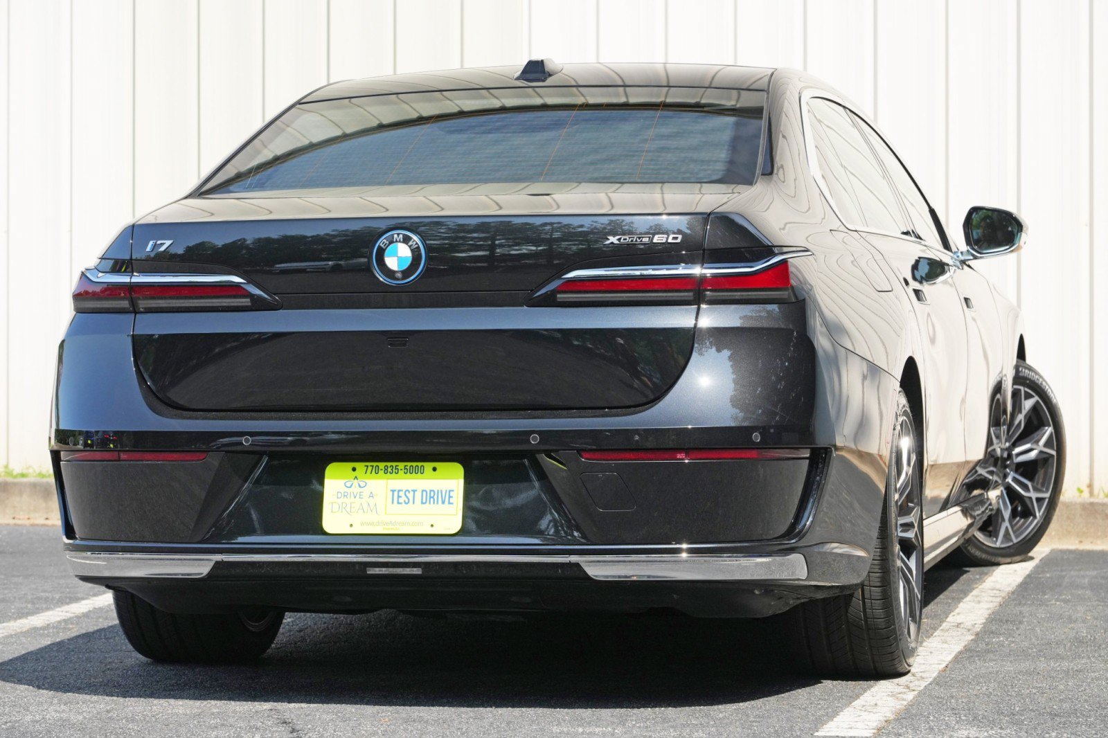 Used 2025 BMW i7 xDrive60 w/ Executive Package AWD/4WD image 5