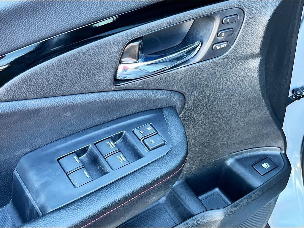 Used 2025 Honda Ridgeline Black Edition image 18
