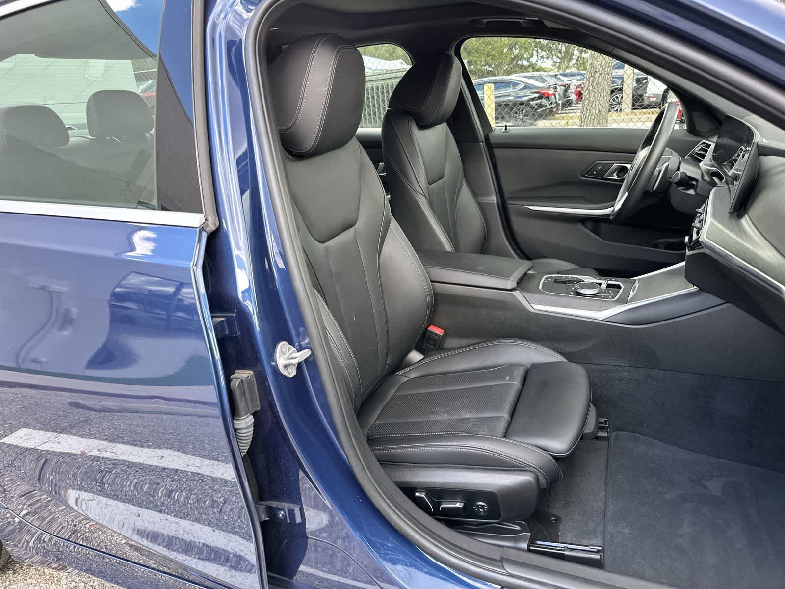 Used 2024 BMW 330i Sedan w/ Premium Package RWD image 9