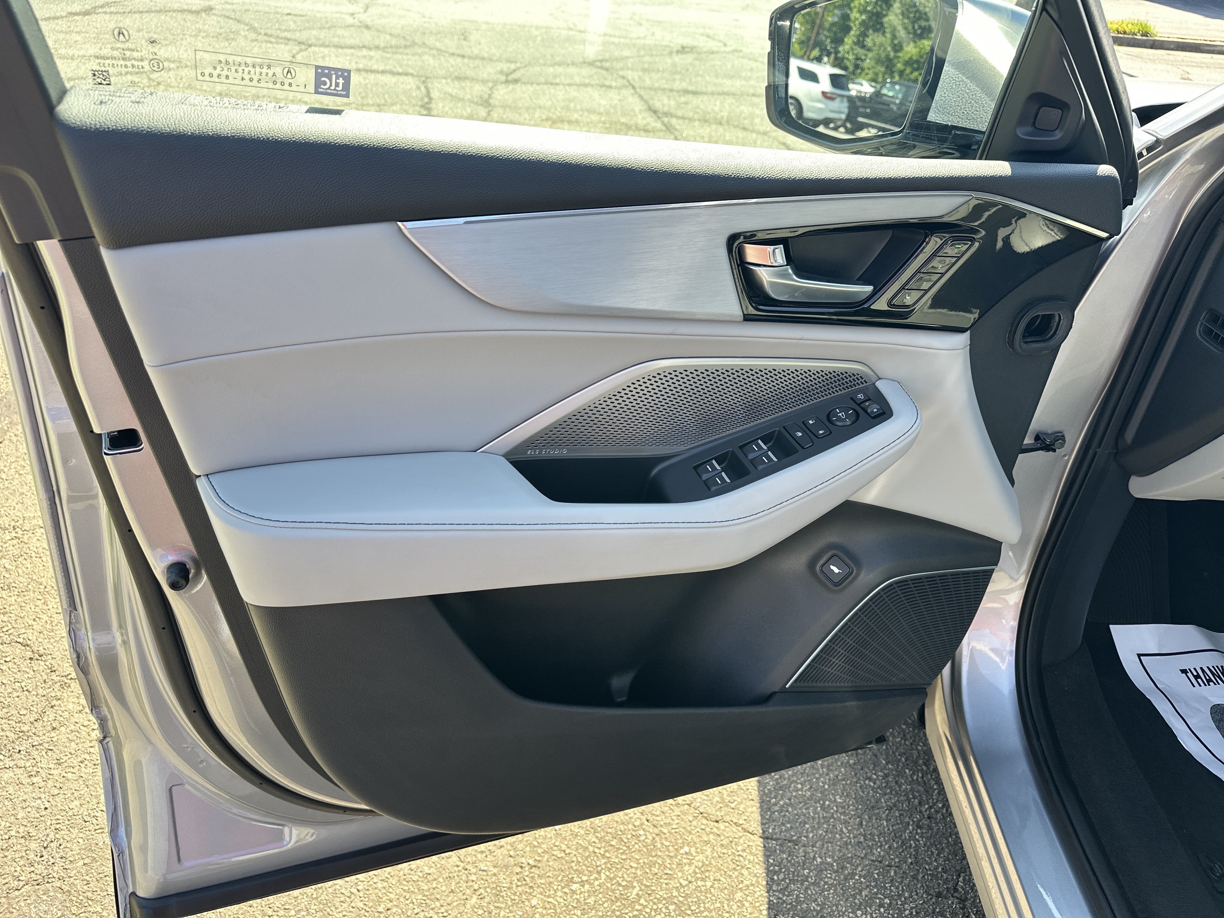 Certified 2024 Acura MDX w/ Technology Package FWD image 10