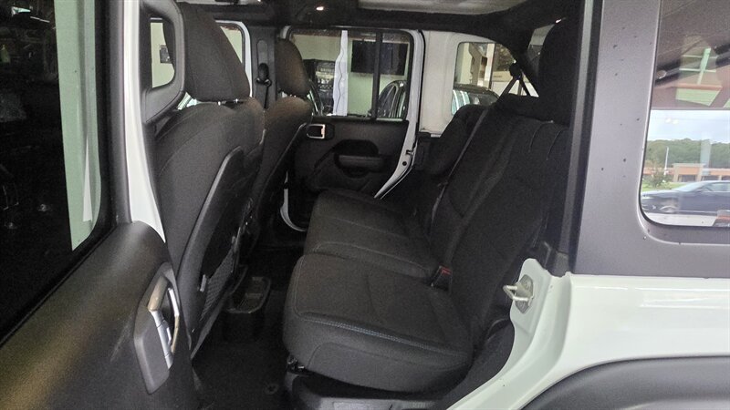 Used 2024 Jeep Wrangler Unlimited Rubicon 4xe AWD/4WD image 23