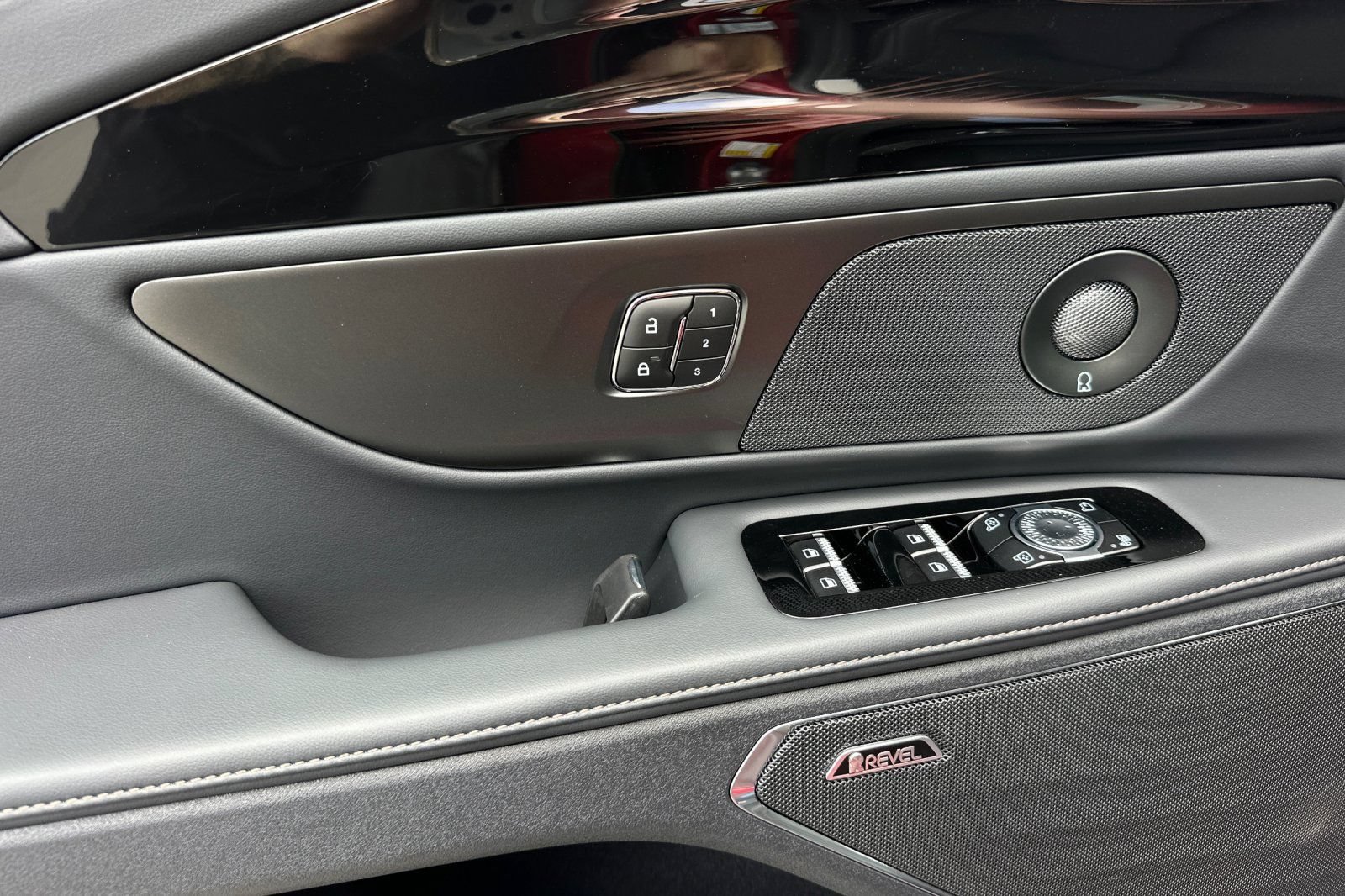 New 2026 Lincoln Nautilus Reserve w/ Jet Appearance Package AWD/4WD image 10
