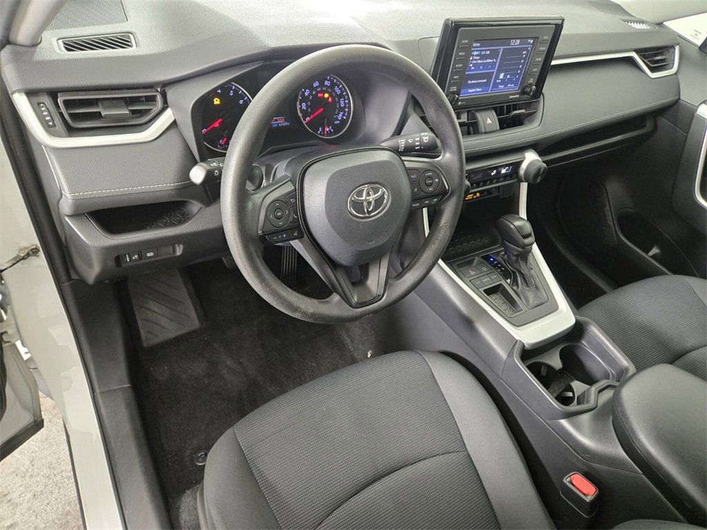 Used 2020 Toyota RAV4 LE image 15