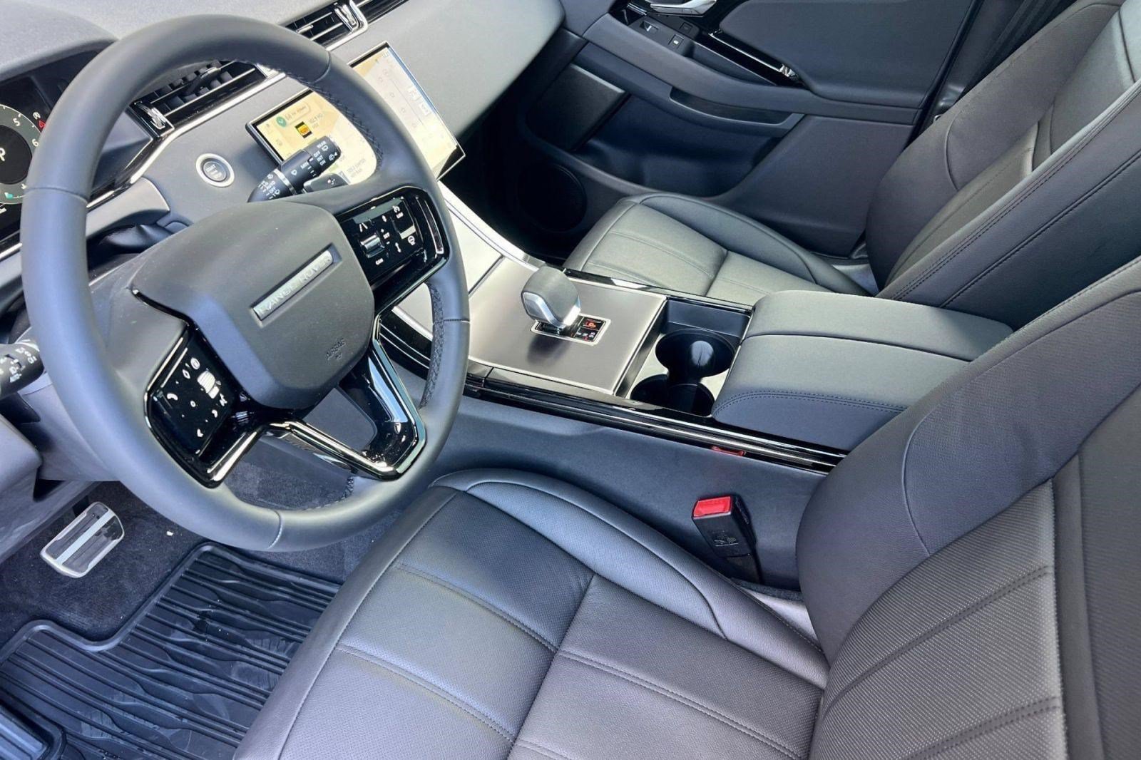 New 2026 Land Rover Range Rover Evoque Dynamic SE AWD/4WD image 3