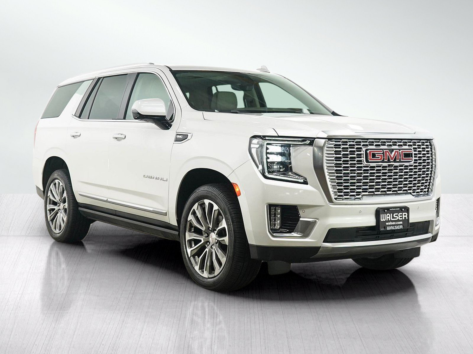 Used 2021 GMC Yukon Denali w/ Denali Premium Package AWD/4WD image 7