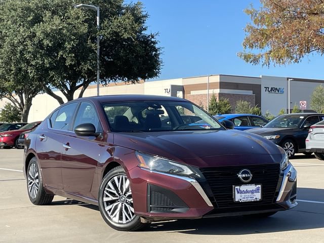 Used 2024 Nissan Altima 2.5 SV FWD image 2