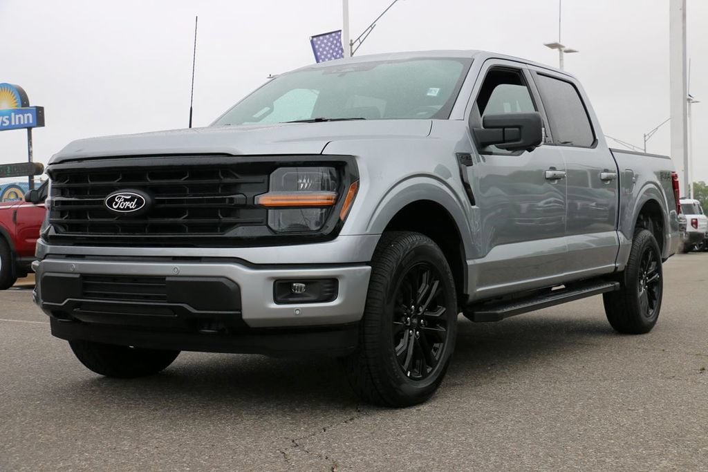 New 2026 Ford F150 XLT w/ Equipment Group 302A MID
