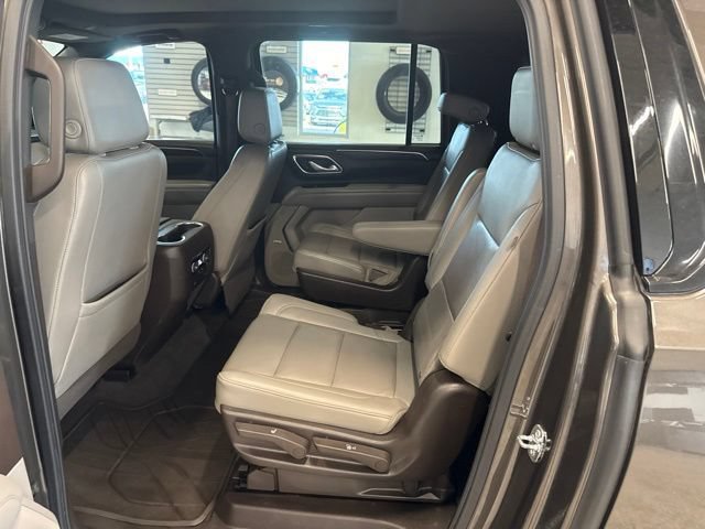 Used 2021 Chevrolet Suburban Z71 w/ Z71 Signature Package AWD/4WD image 30