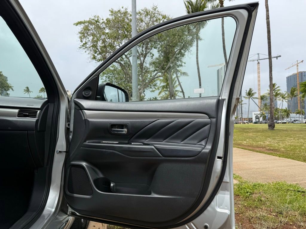 Used 2022 Mitsubishi Outlander GT image 14