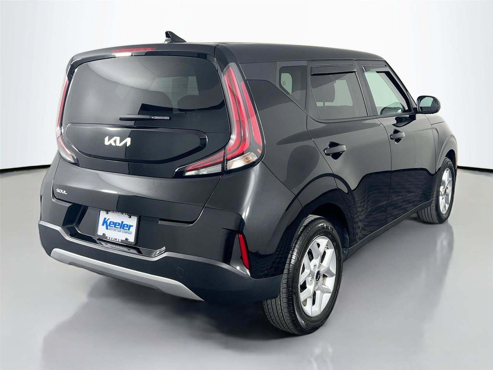 Used 2025 Kia Soul LX w/ LX Technology Package FWD image 6