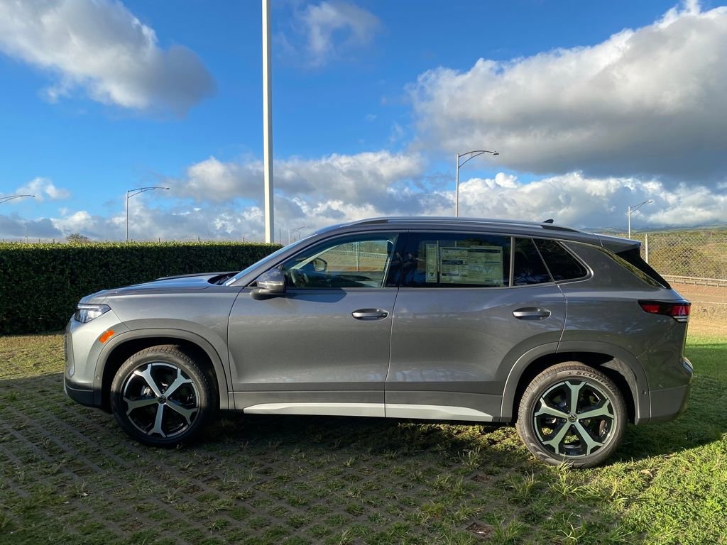 New 2025 Volkswagen Tiguan SE image 4