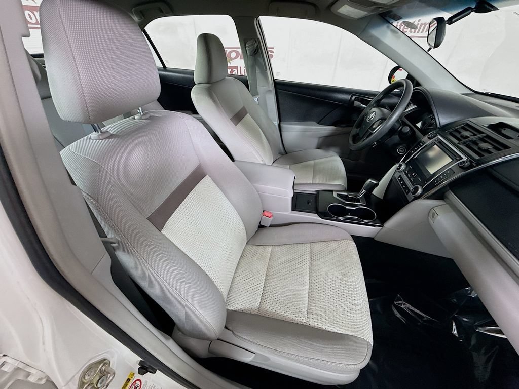 Used 2014 Toyota Camry LE FWD image 27