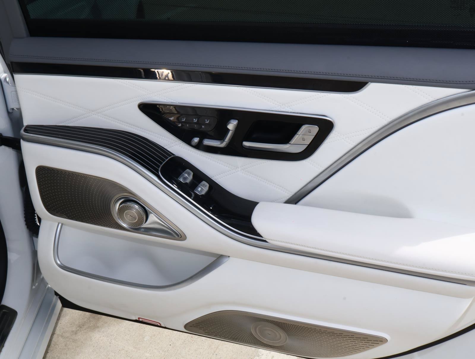 Used 2024 Mercedes-Benz Maybach S 580 4MATIC image 21
