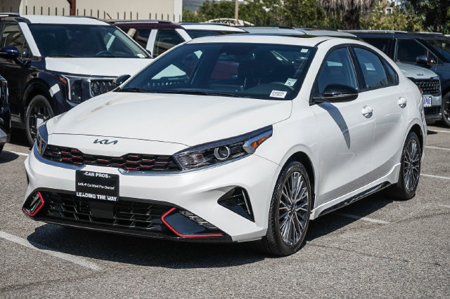 Certified 2023 Kia Forte GT-Line w/ GT-Line Premium Package FWD image 4