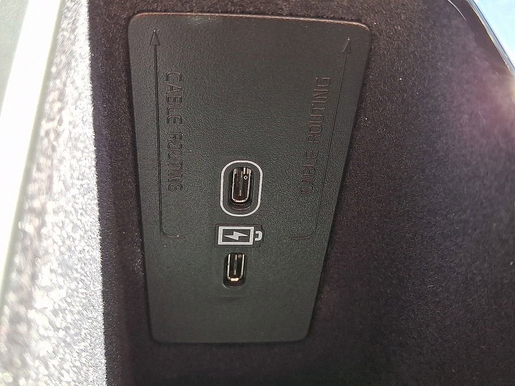 Used 2025 Volvo V90 B6 Cross Country Plus w/ Protection Package Premier image 26