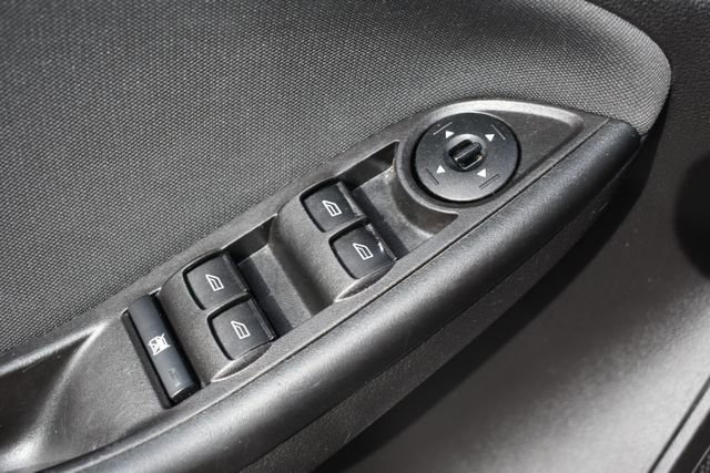 Used 2017 Ford Focus SE FWD image 18
