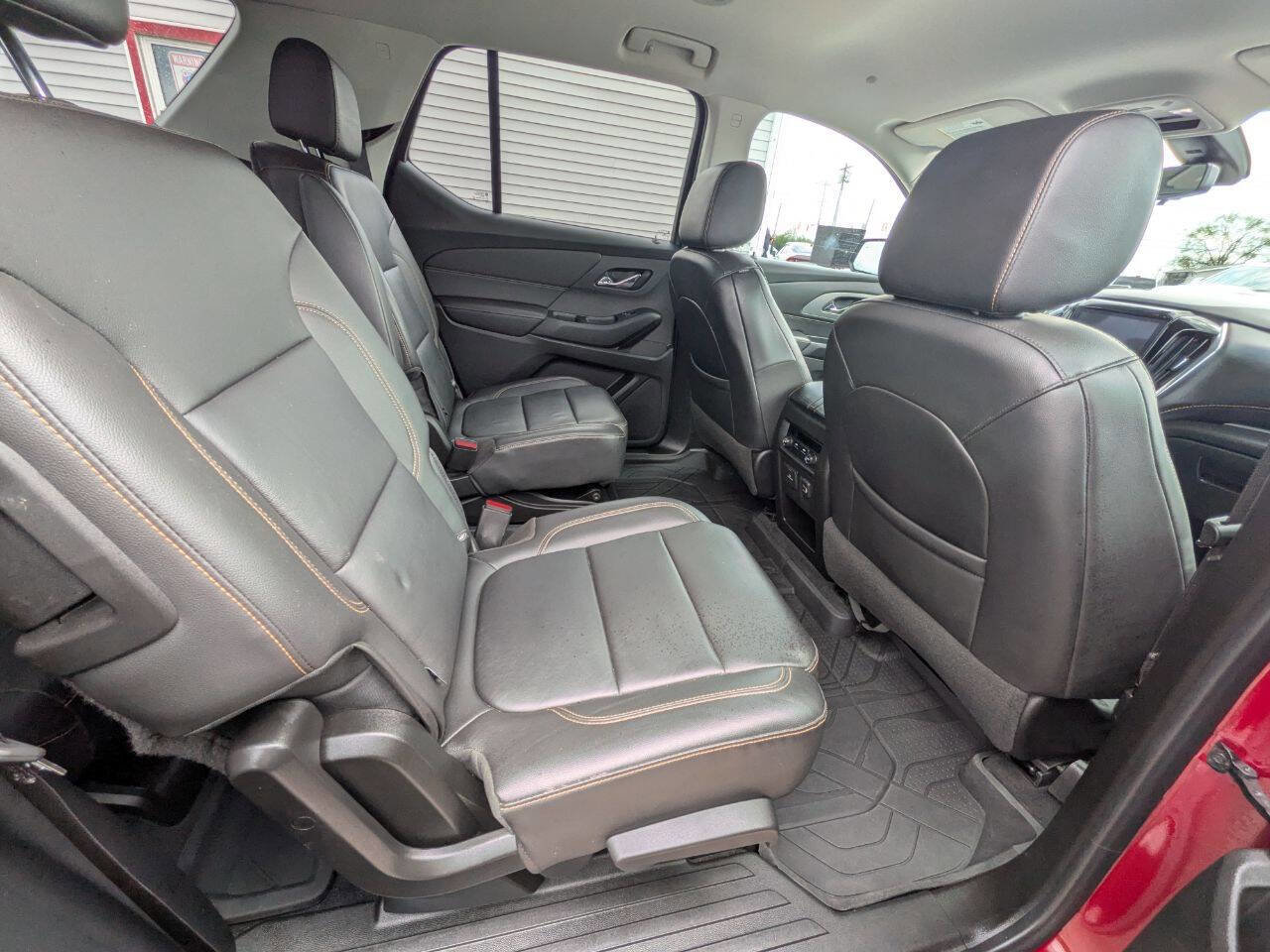 Used 2021 Chevrolet Traverse LT w/ LT Premium Package image 23