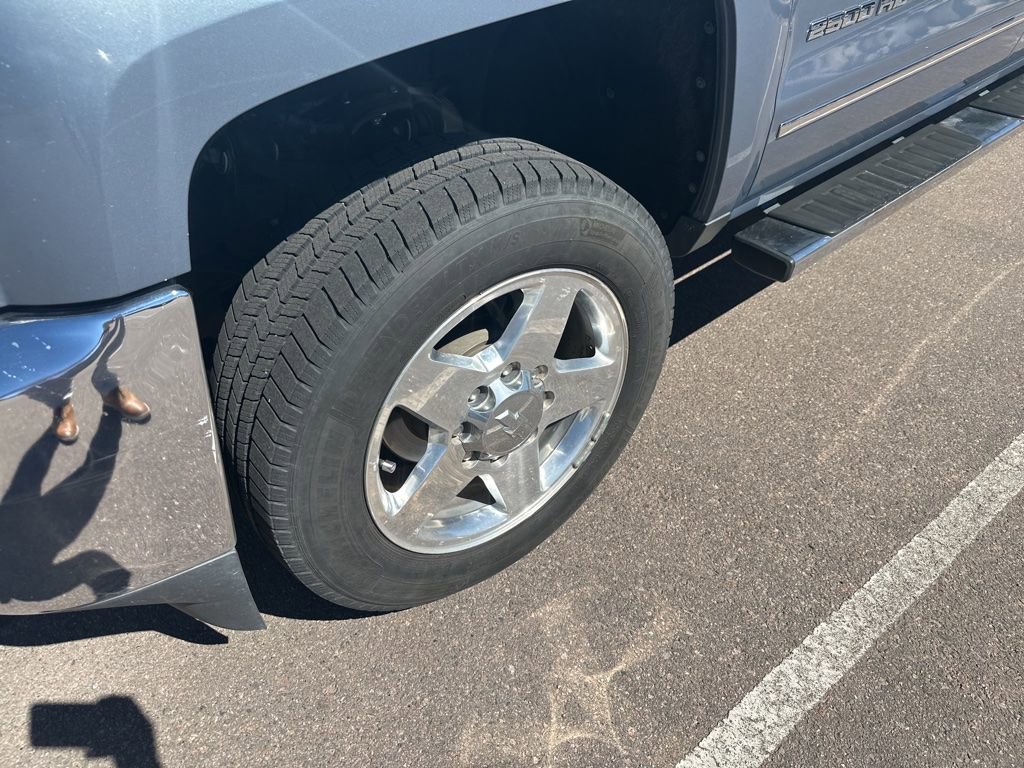 Used 2015 Chevrolet Silverado 2500 LTZ w/ LTZ Plus Package image 5