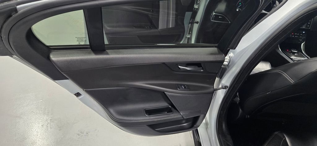 Used 2018 Jaguar XE S image 17