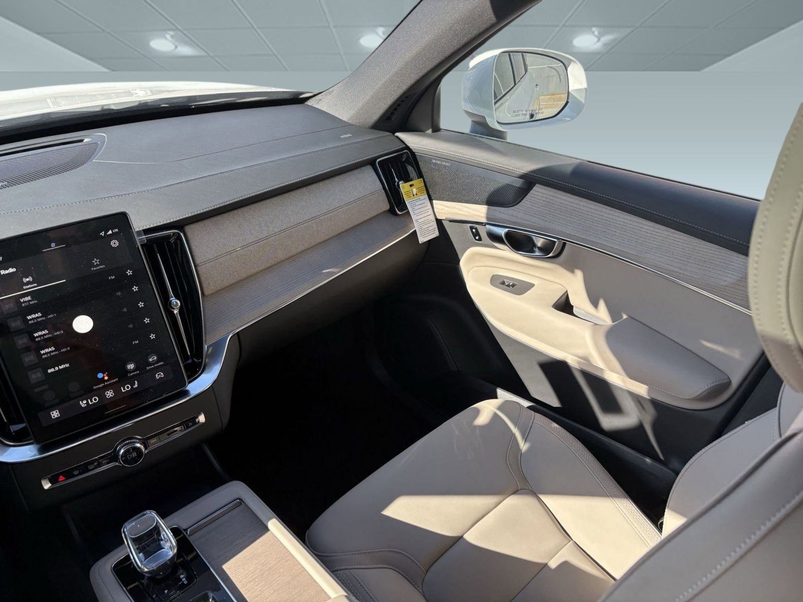 New 2026 Volvo XC90 B6 Plus w/ Protection Package Premier image 24