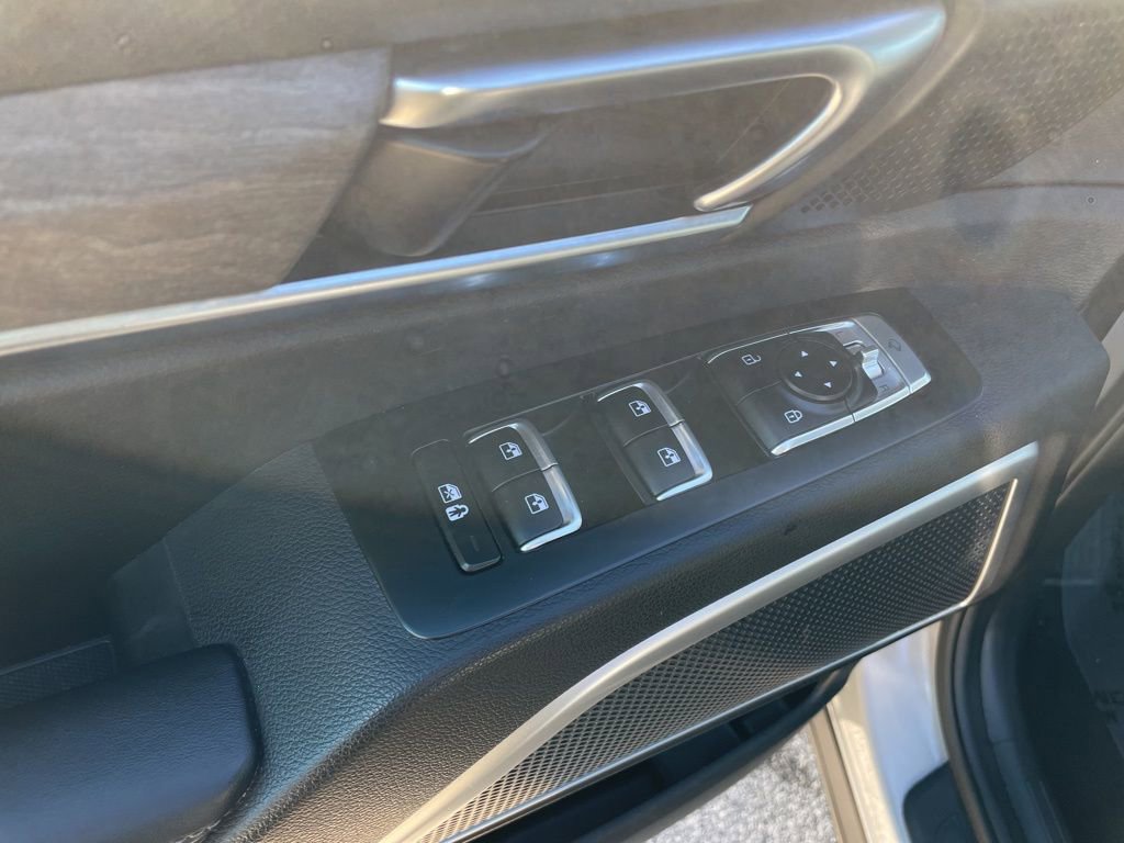 Used 2022 Kia Telluride EX w/ EX Premium Package image 6