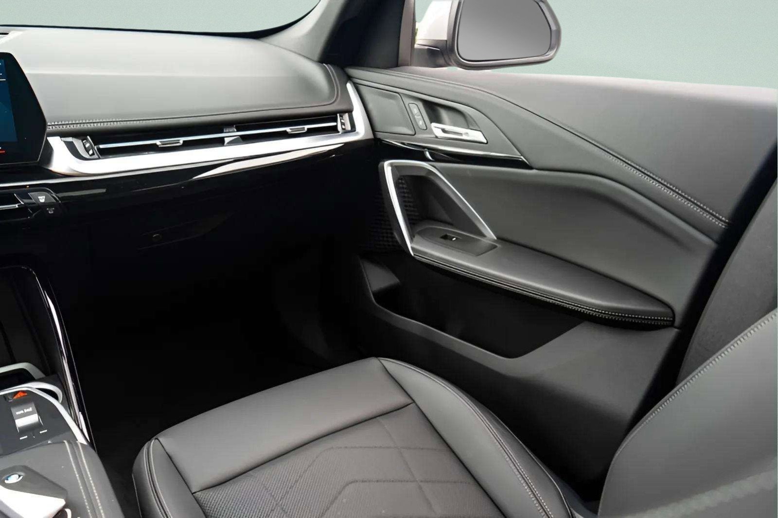 Used 2025 BMW X1 xDrive28i image 40