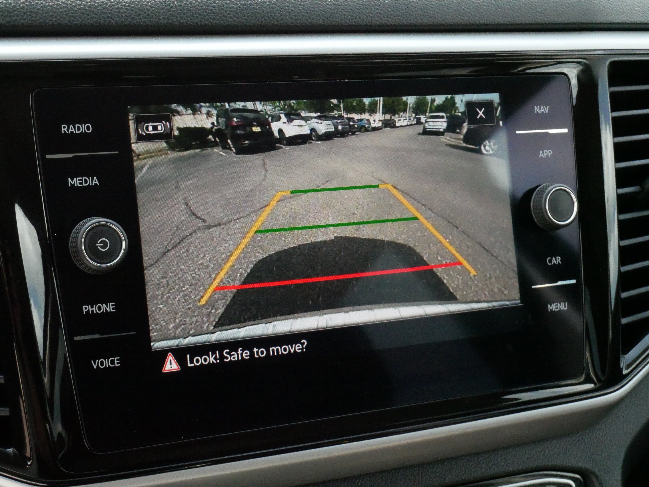 Certified 2023 Volkswagen Atlas SEL AWD/4WD image 28