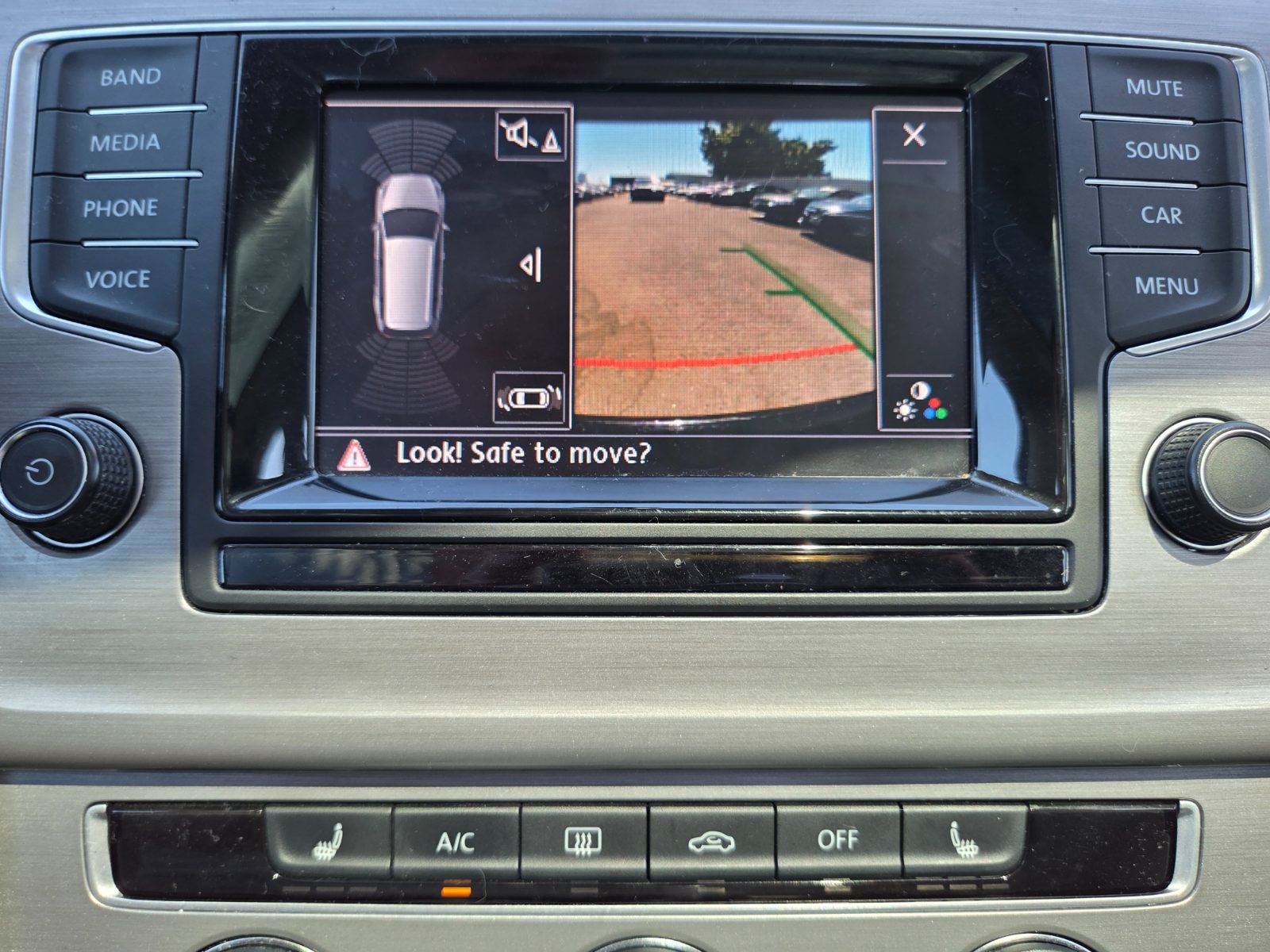 Used 2015 Volkswagen Golf TDI SE FWD image 16