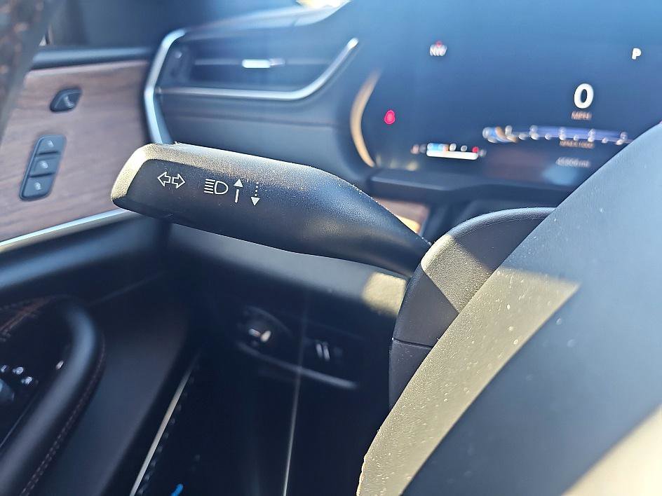 Used 2023 Jeep Grand Cherokee L Summit w/ Luxury Tech Group V image 19