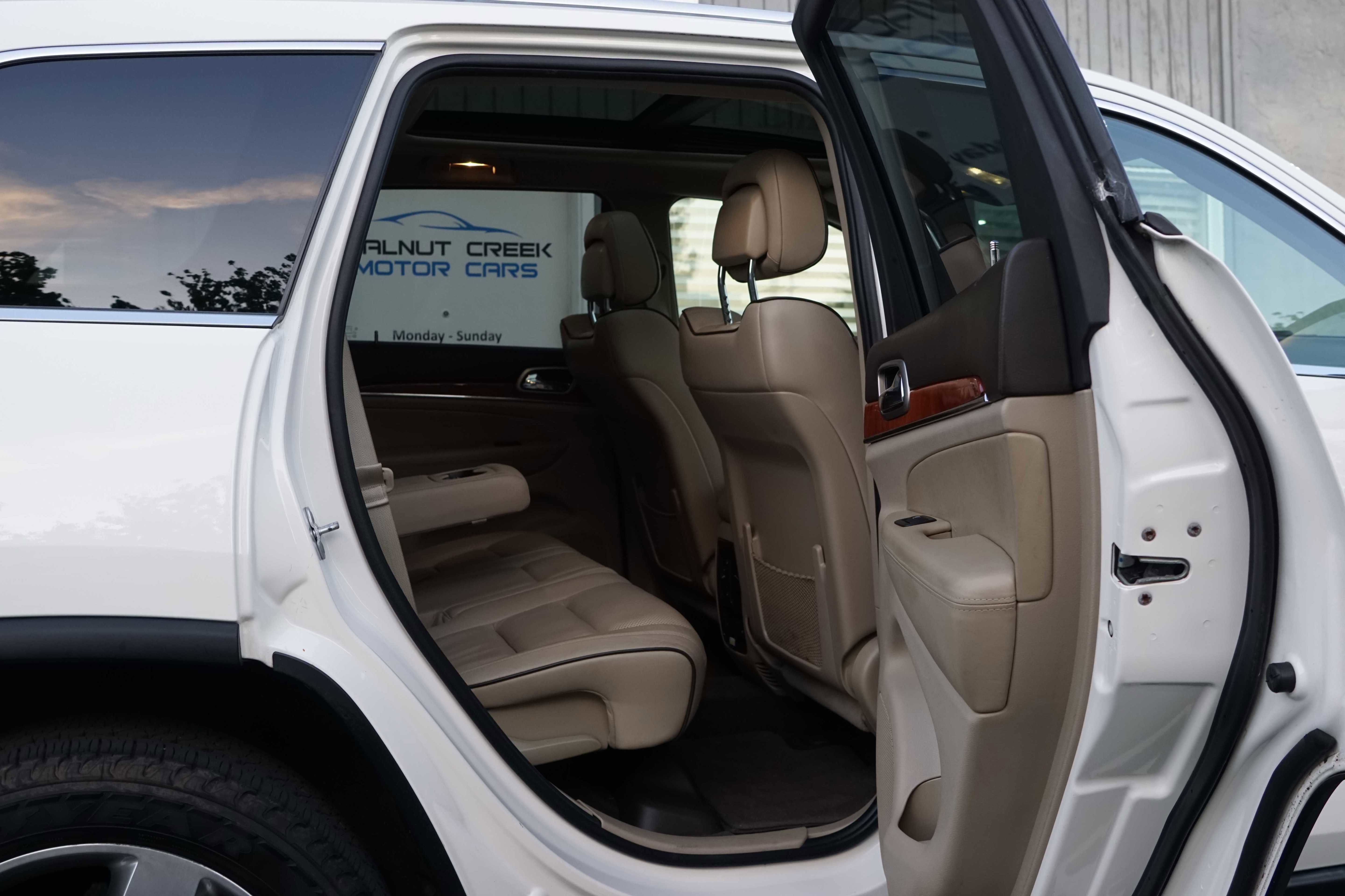 Used 2012 Jeep Grand Cherokee Overland image 28