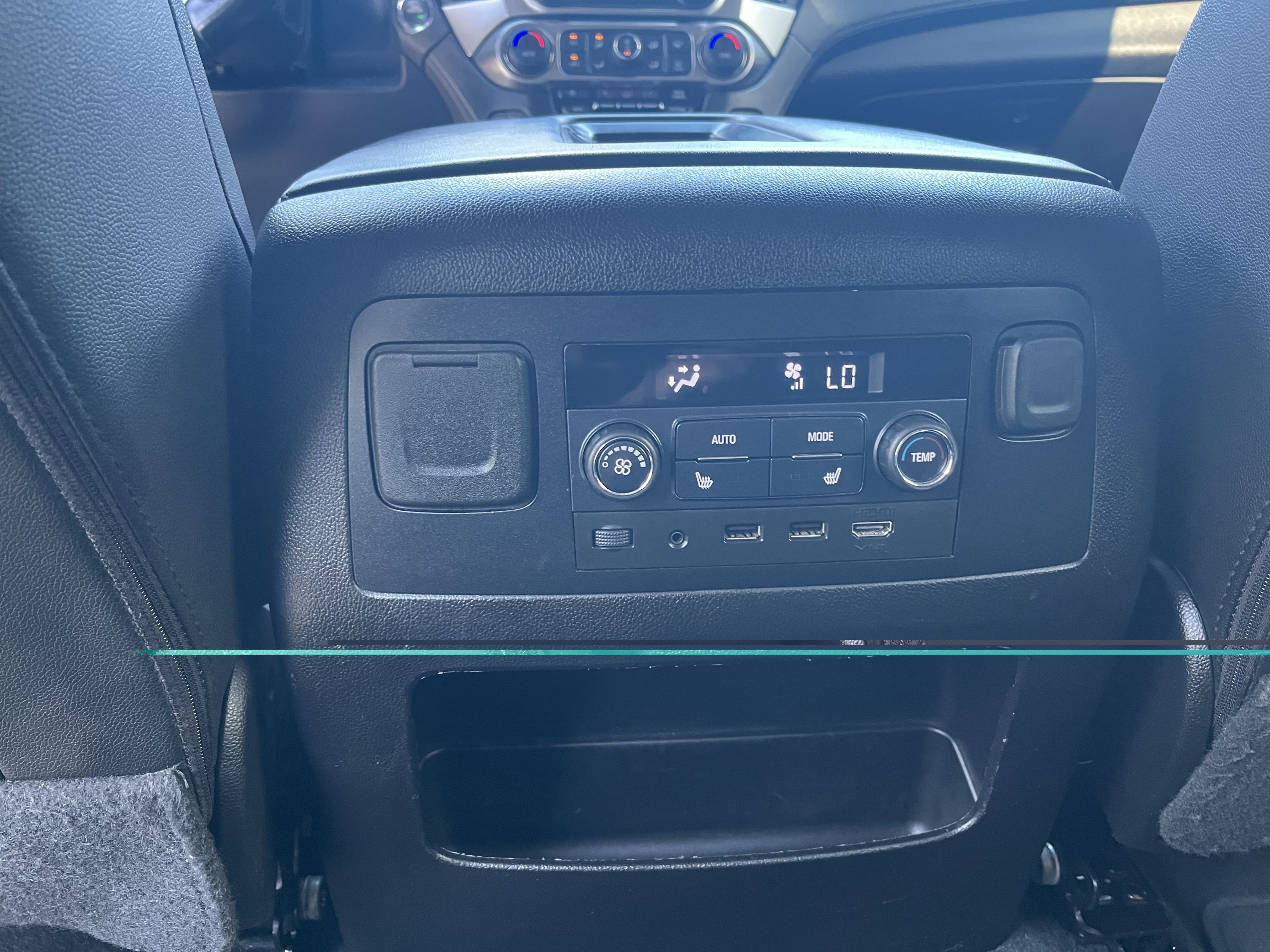 Used 2019 Chevrolet Suburban Premier AWD/4WD image 22