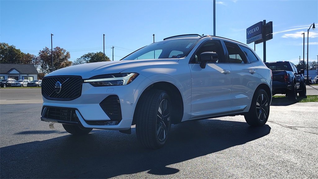 New 2026 Volvo XC60 B5 Plus w/ Climate Package image 6