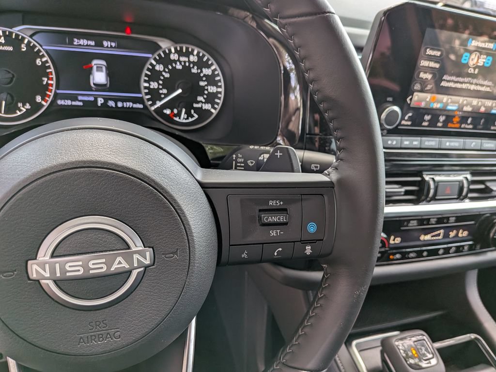Used 2025 Nissan Pathfinder SV FWD image 21