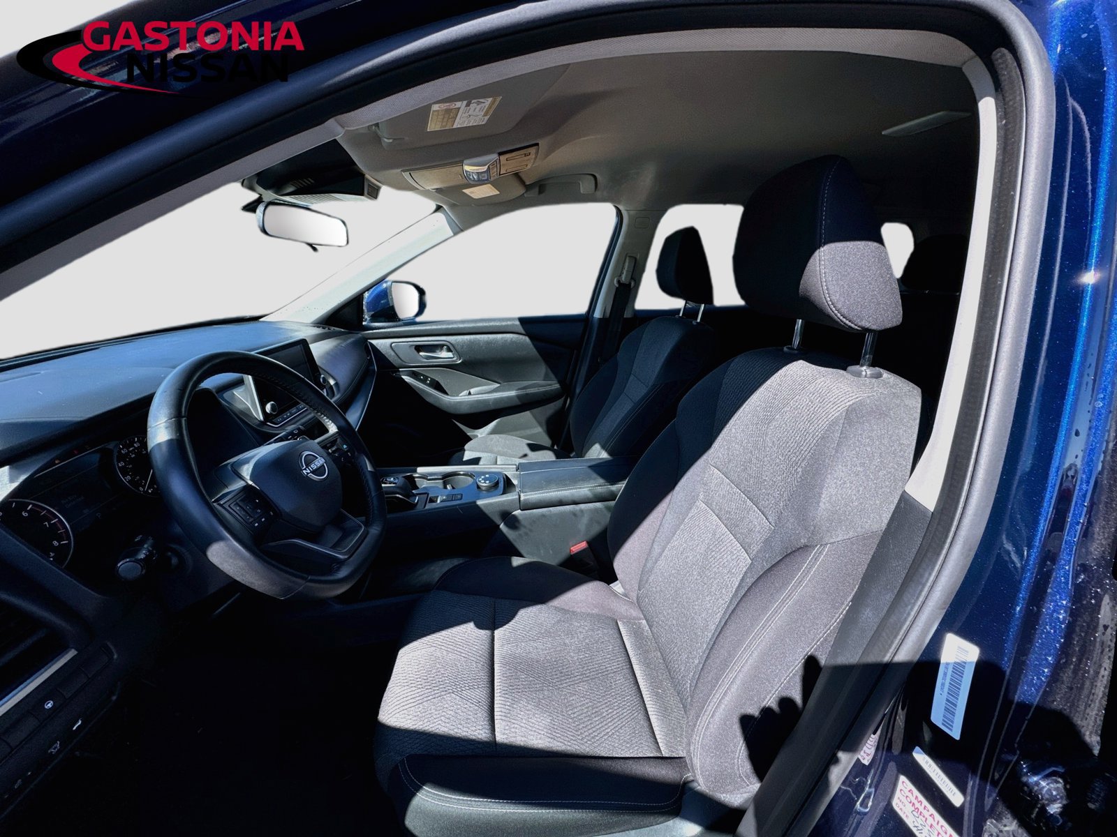 Used 2025 Nissan Rogue SV AWD/4WD image 27