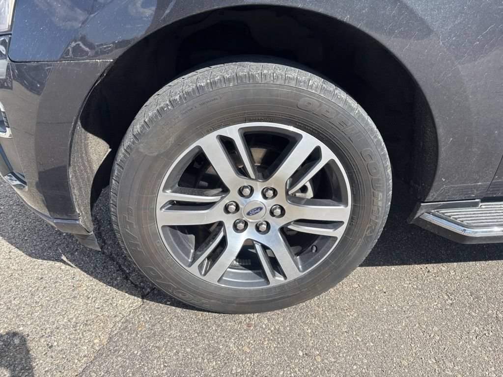 Used 2022 Ford Expedition Limited AWD/4WD image 16