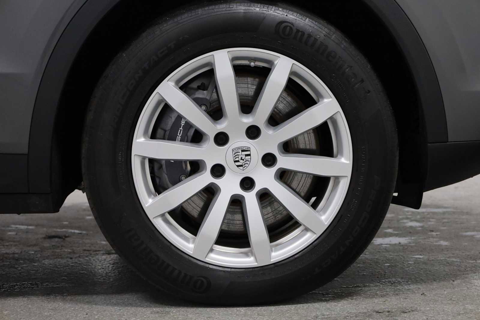 Used 2022 Porsche Cayenne image 12