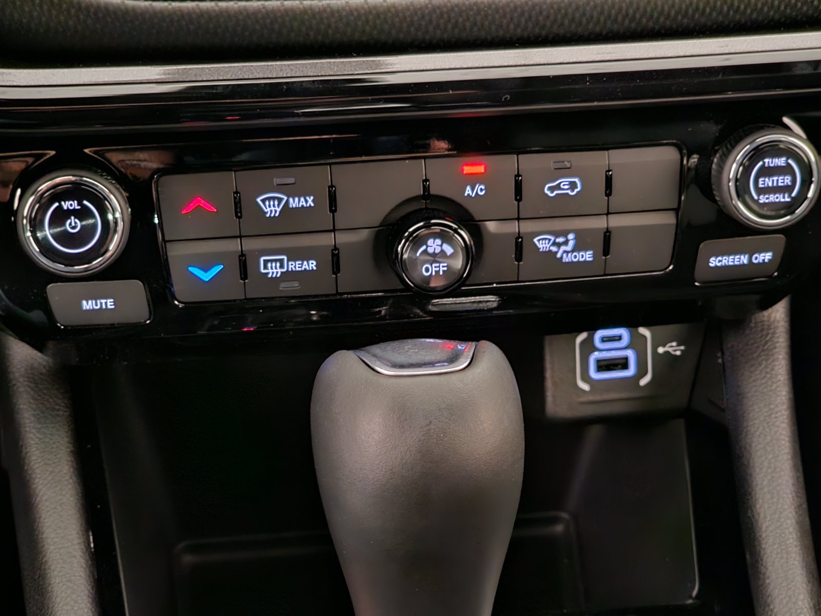 New 2026 Jeep Compass Latitude AWD/4WD image 11