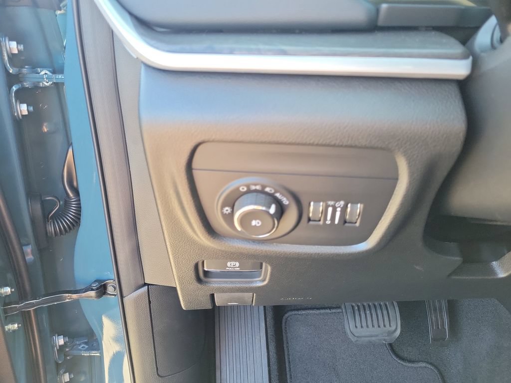 New 2026 Jeep Grand Cherokee L Limited w/ Limited Altitude Package RWD image 34