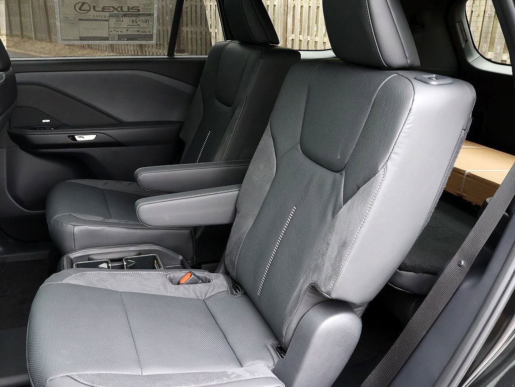 New 2026 Lexus TX 550h AWD Plug-In Hybrid image 13