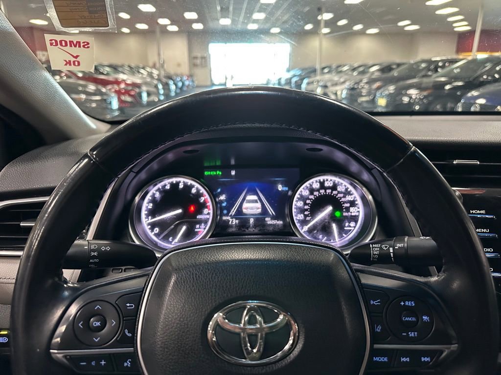 Used 2018 Toyota Camry XLE FWD image 16