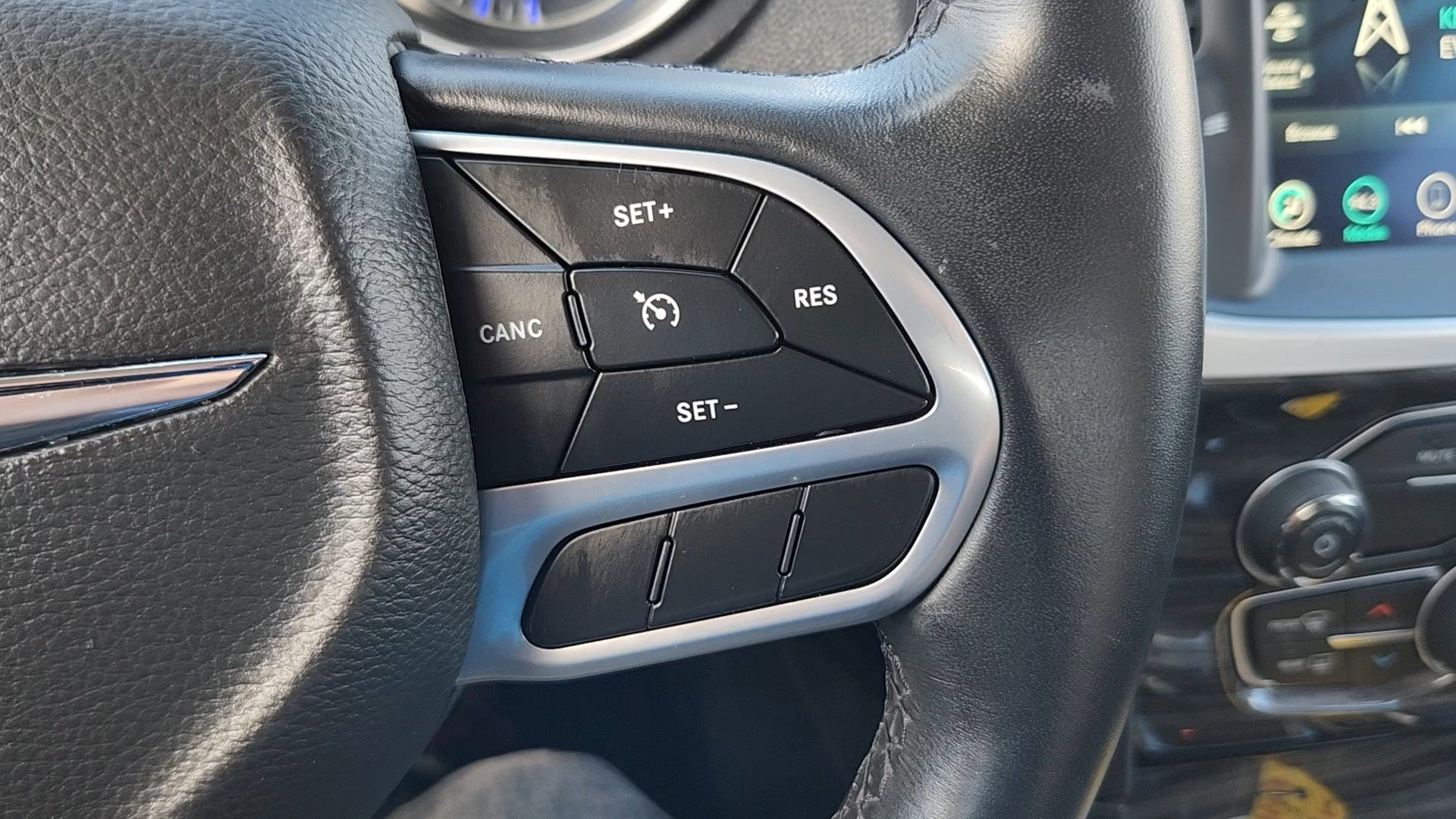 Used 2022 Chrysler 300 Touring w/ Sport Appearance Package AWD/4WD image 13